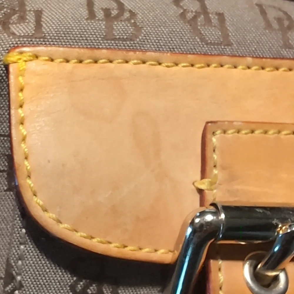 Dooney & Bourke Signature Light Brown Double Buckle Pockets Hobo Shoulder Purse - Picture 2 of 16